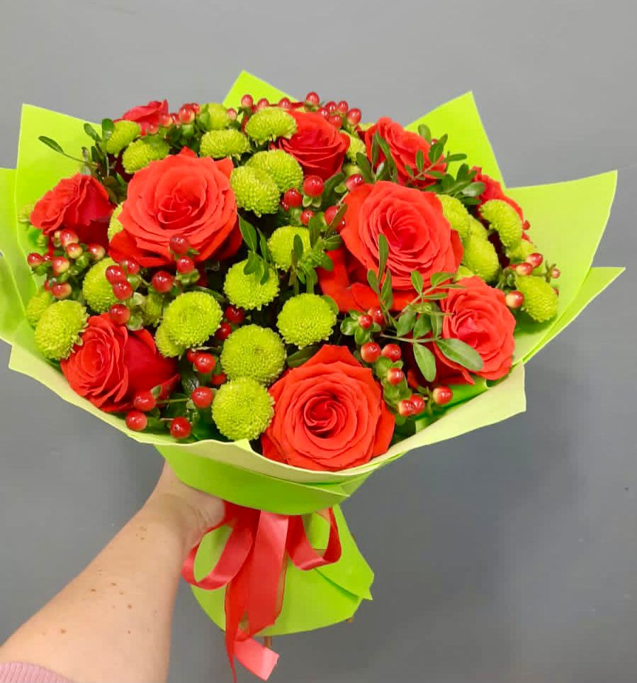 Букет цветов из: Хризантемы и Розы в Муезерском