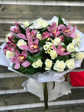 Букет цветов из: Розы и Хризантемы в Муезерском