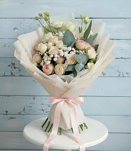 Букет цветов из:  Розы и Лизиантусы #REPLACE_PRED# Муезерском