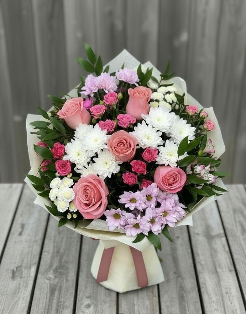 Букет цветов из: Альстромерии, Гвоздики, Розы и Хризантемы в Муезерском