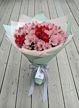 Букет цветов из:  Альстромерии #REPLACE_PRED# Муезерском