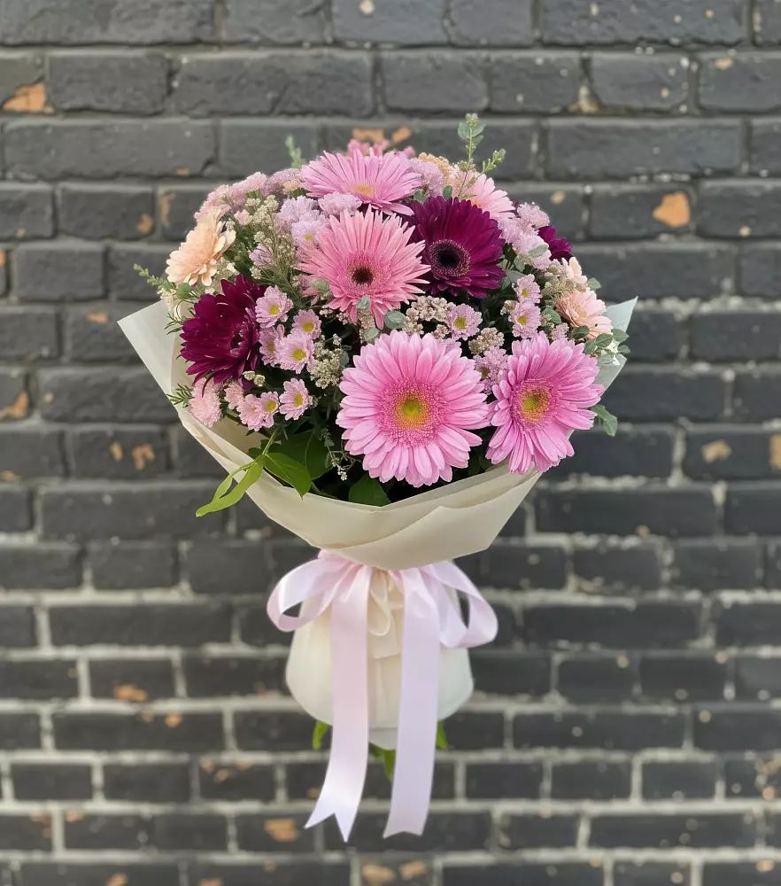 Букет цветов из: Герберы и Хризантемы в Муезерском