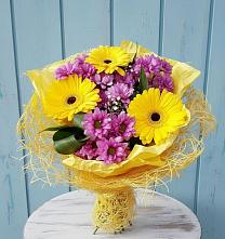 Букет цветов из:  Хризантемы и Герберы в Муезерском