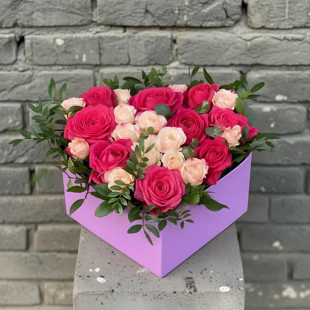 Цветочная композиция из Розы в коробке в Муезерском