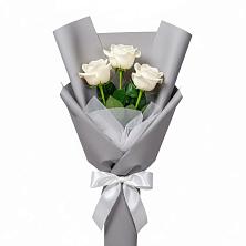 Букет 3 белые розы в Муезерском