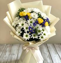 Букет цветов из:  Ирисы, Хризантемы и Розы #REPLACE_PRED# Муезерском