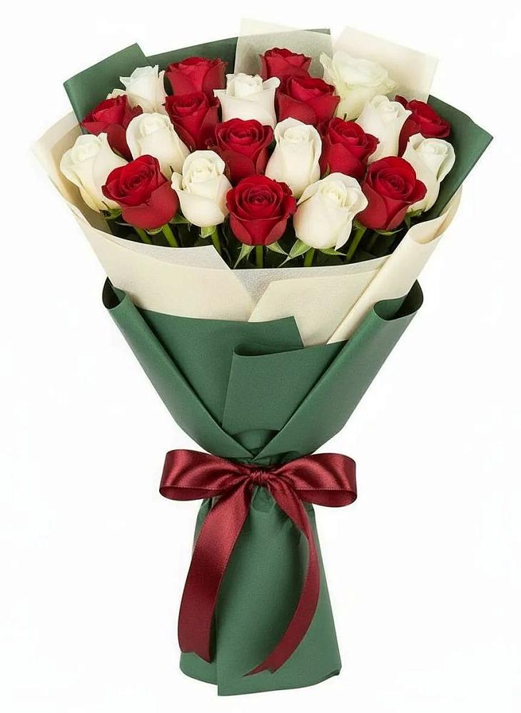 Букет Микс из красных и белых роз в Муезерском