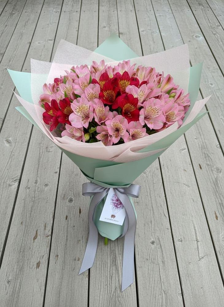 Букет цветов из: Альстромерии в Муезерском
