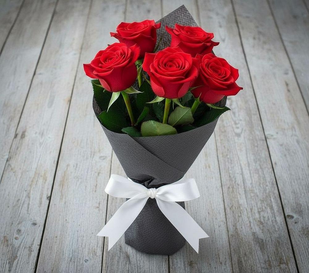 Букет 5 Красных роз Эдлесс Лав в Муезерском