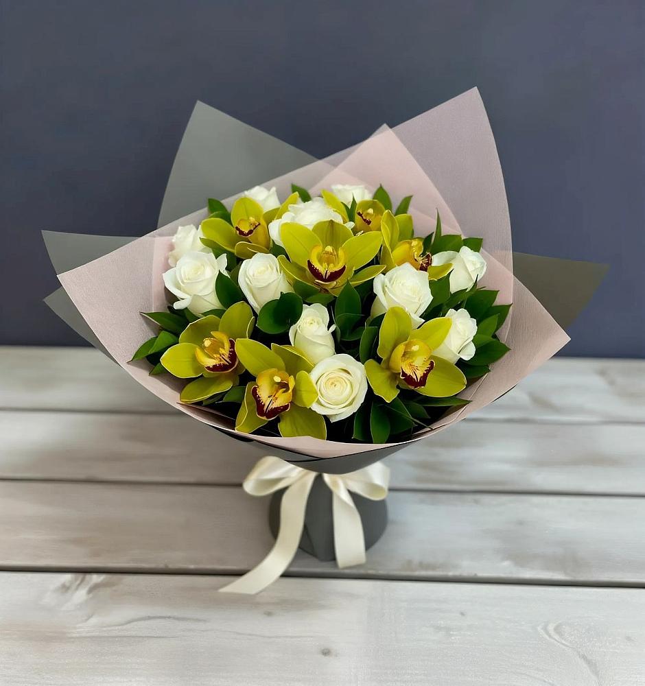 Букет цветов из: Орхидеи и Розы в Муезерском