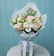 Букет цветов из:  Розы и Лизиантусы в Муезерском