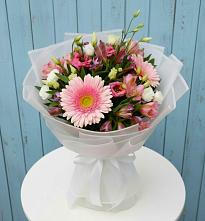 Букет цветов из:  Герберы, Альстромерии и Лизиантусы #REPLACE_PRED# Муезерском