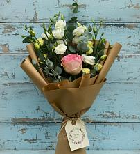 Букет цветов из:  Розы и Лизиантусы в Муезерском