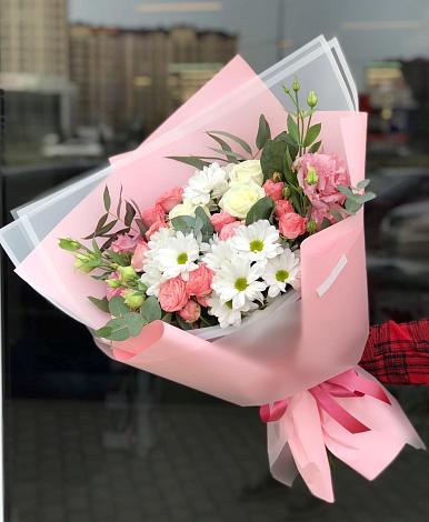 Букет цветов из: Розы, Лизиантусы и Хризантемы в Муезерском